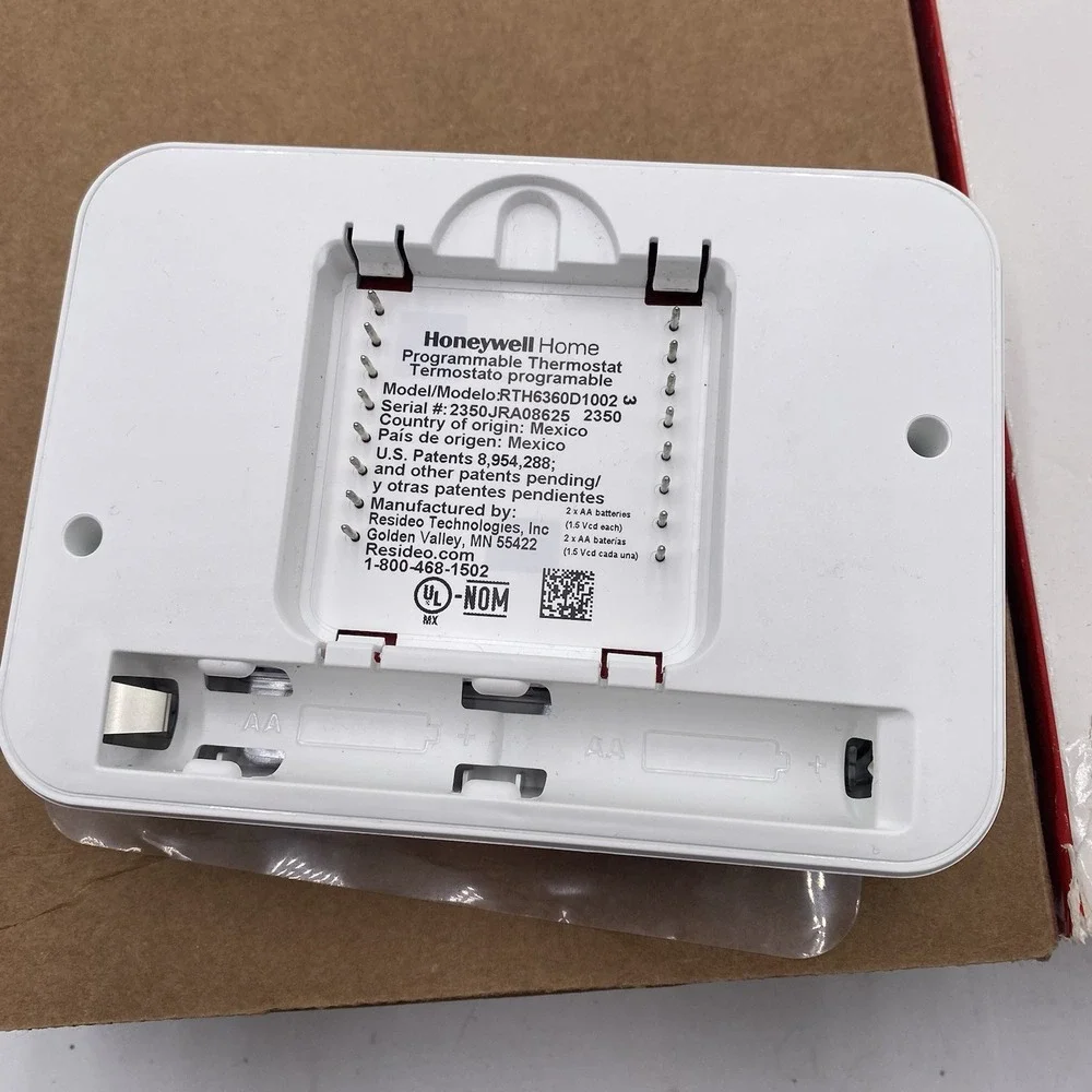 HONEYWELL RTH6360 T3 5-2 DAY PROGRAMMABLE THERMOSTAT FOR PARTS ONLY SEE PICS
